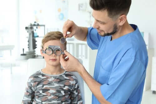 子供の眼の問題を早期に検出する方法