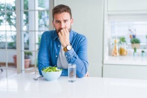 ロックダウン中に食べる量を減らす方法