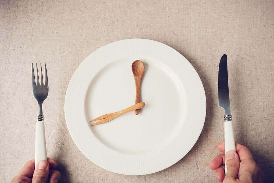 ロックダウン中に食べる量を減らす方法 プチ断食