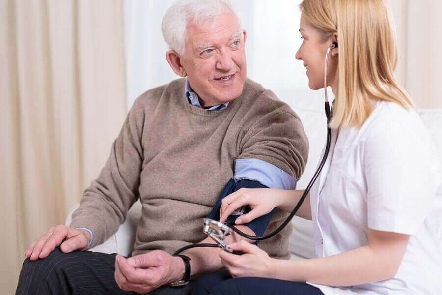 血圧測定　コロナ対策中に心血管系の健康を守る方法