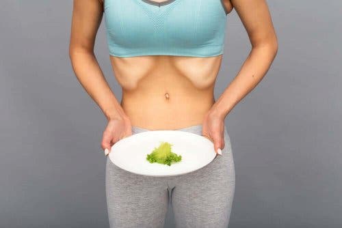 痩せすぎの女性 Diabulimia：糖尿病と過食症