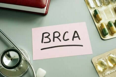 卵巣の早期摘出　BRCA遺伝子