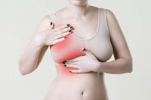 乳房の痛みと月経周期の関連性　乳房の痛みや腫れ