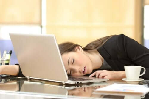 ナルコレプシーのさまざまな症状とその程度について 仕事中の居眠り