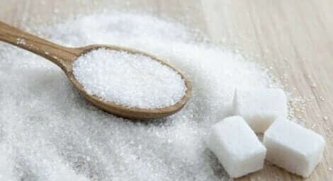 気をつけて！妊娠中の高糖質食のリスク　砂糖