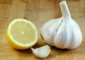 喉の感染症を治療するための6つの自然療法