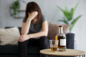 空腹時にお酒を飲むとどうなるの?