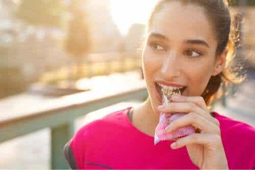 健康的に見えて実は体に悪いスナック5選