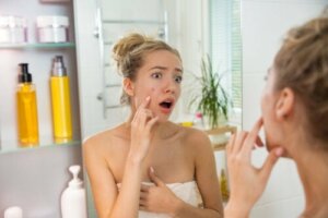 肌にダメージを与えずにニキビを取り除く方法