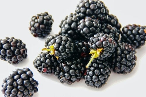ブラックベリーを食べることの10の利点