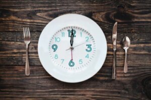 数時間食べなかったらどんな影響があるの？