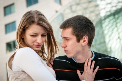 10代のカップルに見られる5つの暴力の兆候