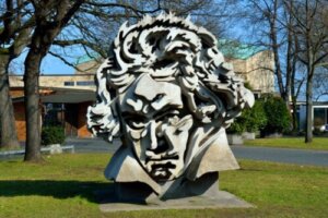 耳が聞こえないベートーヴェンはどうやって音楽を創ったのか?