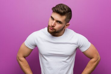 思い通りにならないときに、他人を操ろうとする人が取る手口