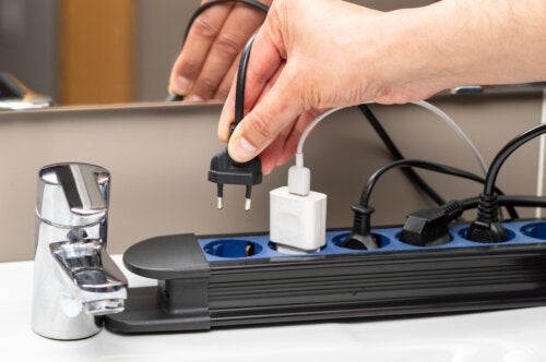 電源タップを使用する際に気を付ける6 つのこと